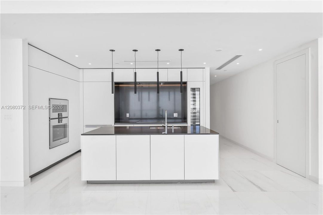 For Rent: $20,000 (3 beds, 3 baths, 2422 Square Feet)