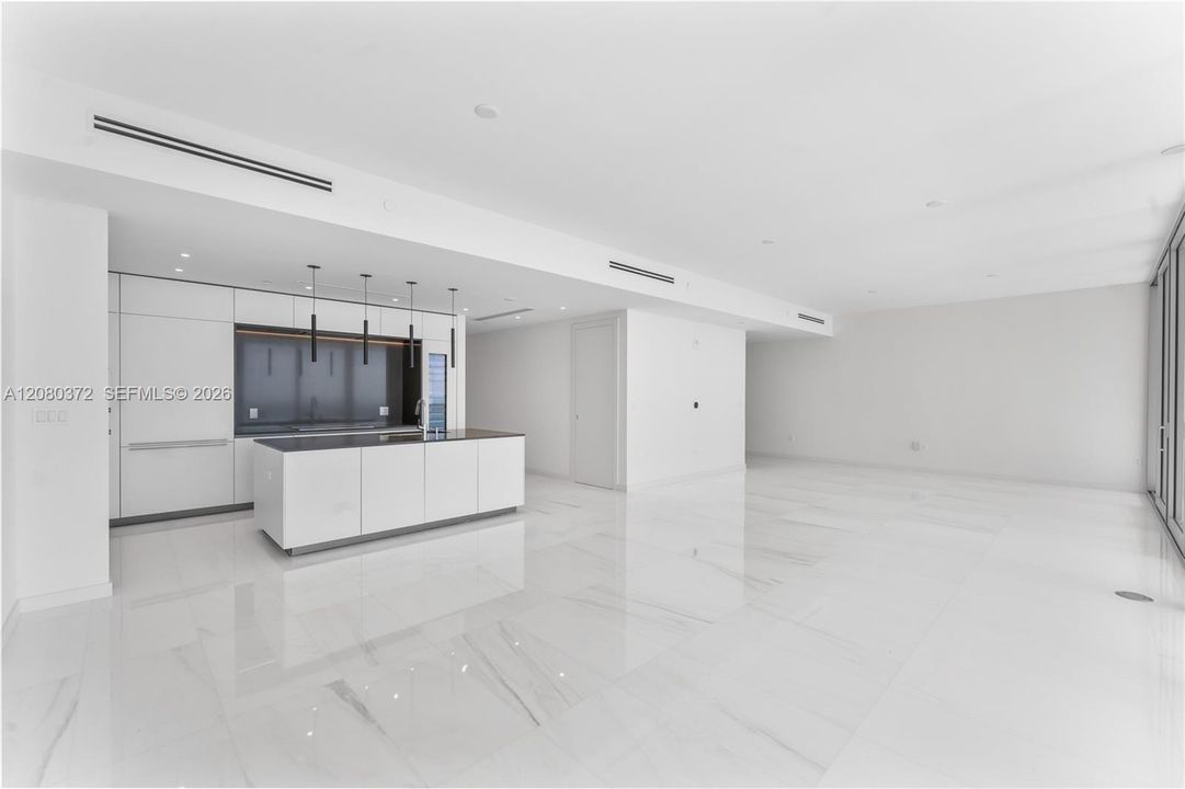 For Rent: $20,000 (3 beds, 3 baths, 2422 Square Feet)