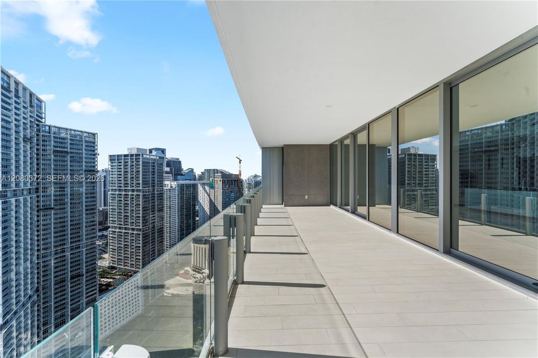 For Rent: $20,000 (3 beds, 3 baths, 2422 Square Feet)