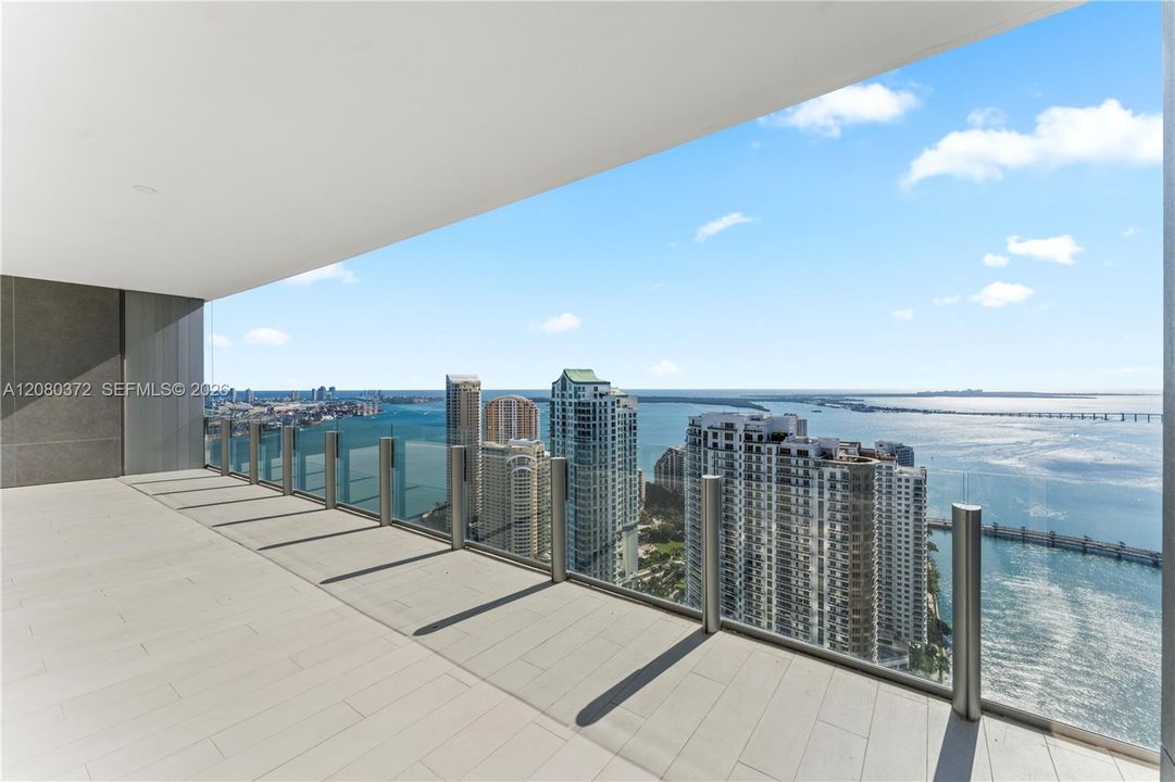 For Rent: $20,000 (3 beds, 3 baths, 2422 Square Feet)