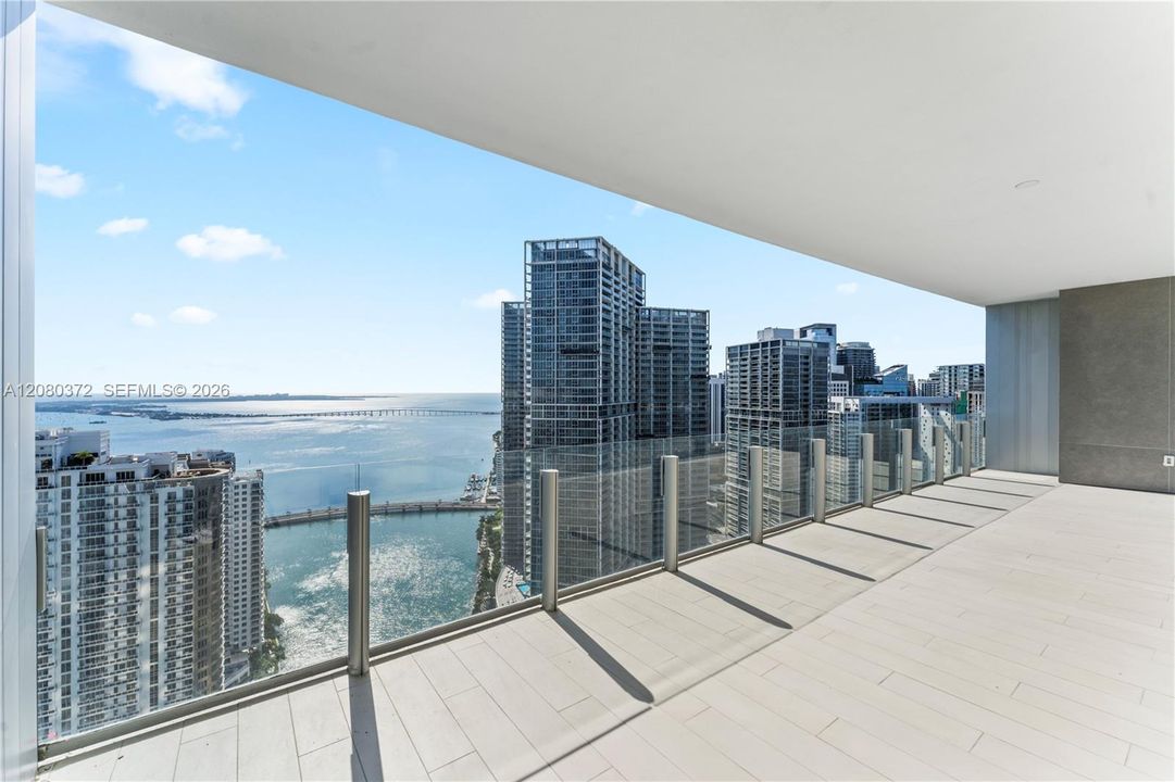 For Rent: $20,000 (3 beds, 3 baths, 2422 Square Feet)