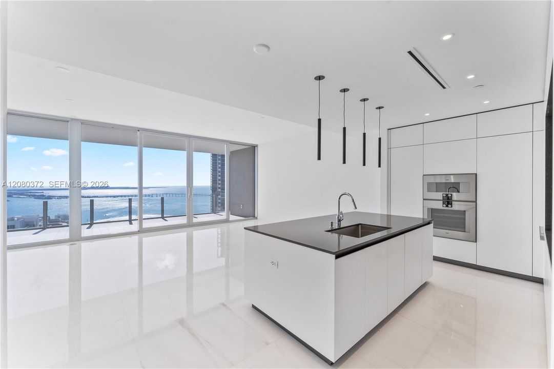 For Rent: $20,000 (3 beds, 3 baths, 2422 Square Feet)