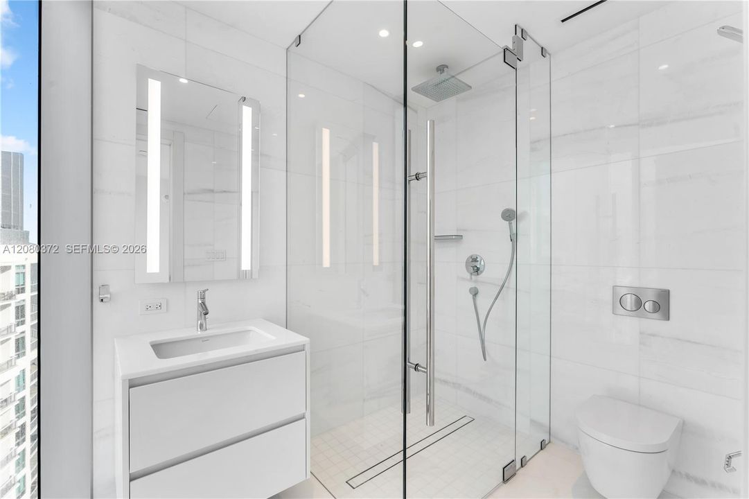 For Rent: $20,000 (3 beds, 3 baths, 2422 Square Feet)