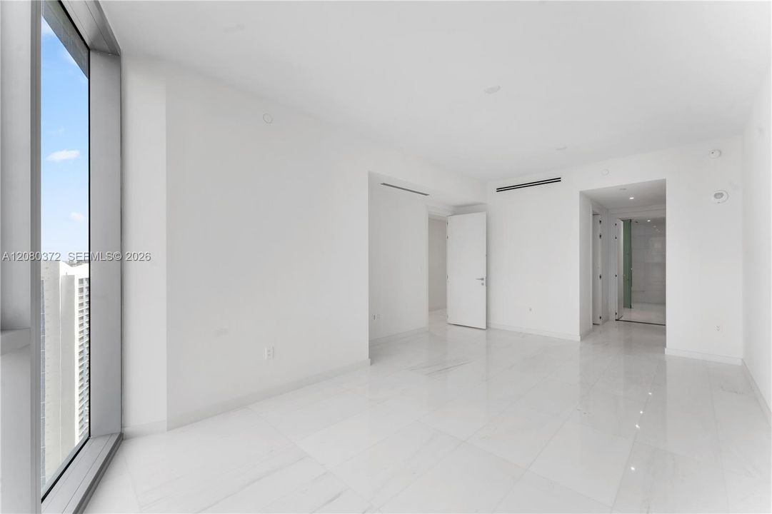 For Rent: $20,000 (3 beds, 3 baths, 2422 Square Feet)