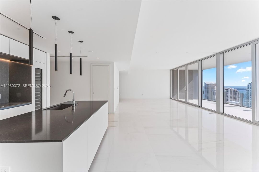 For Rent: $20,000 (3 beds, 3 baths, 2422 Square Feet)