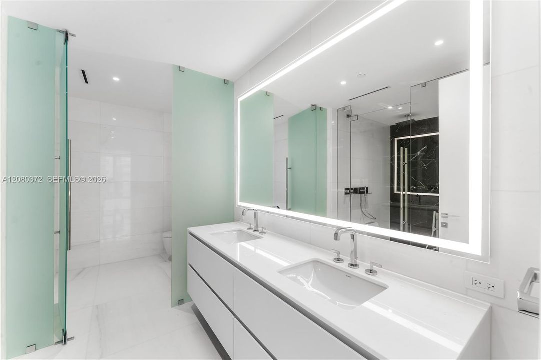 For Rent: $20,000 (3 beds, 3 baths, 2422 Square Feet)