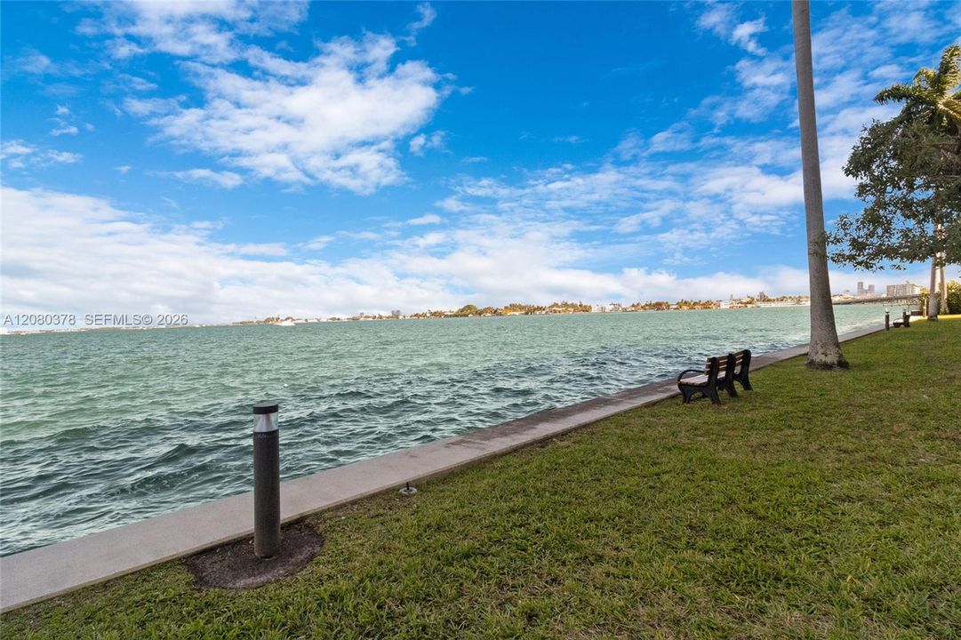 For Rent: $3,500 (1 beds, 1 baths, 932 Square Feet)