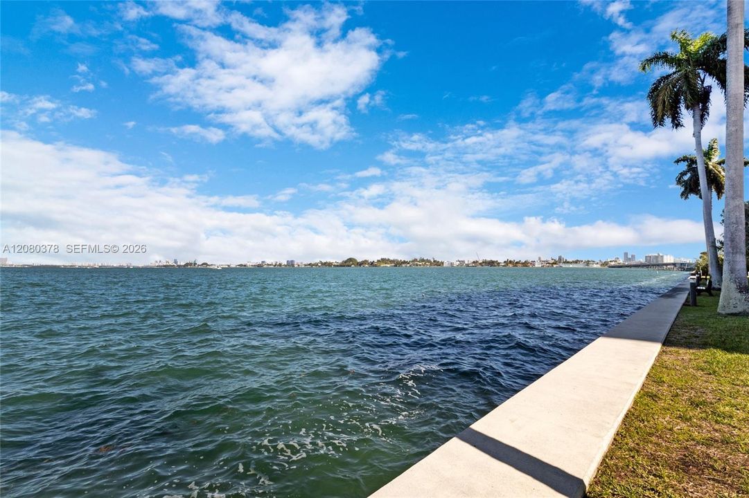 For Rent: $3,500 (1 beds, 1 baths, 932 Square Feet)