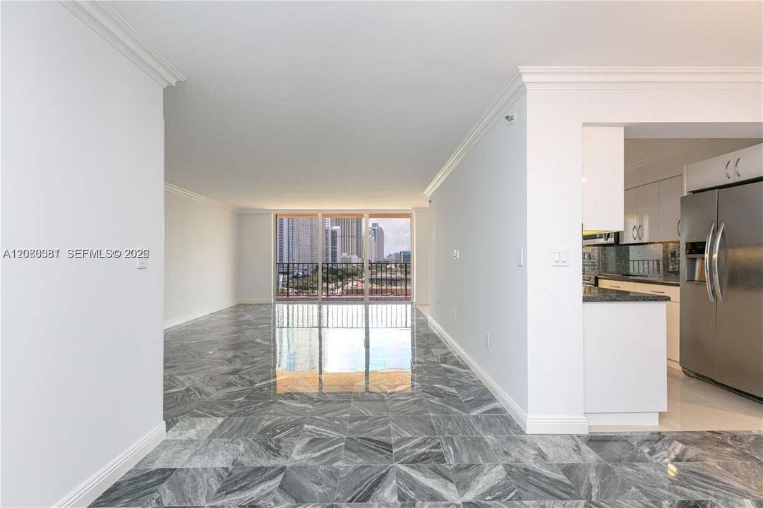For Sale: $699,980 (2 beds, 2 baths, 1949 Square Feet)