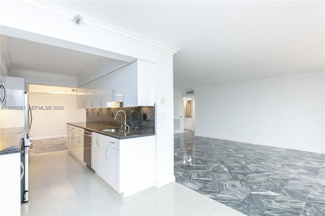 For Sale: $699,980 (2 beds, 2 baths, 1949 Square Feet)