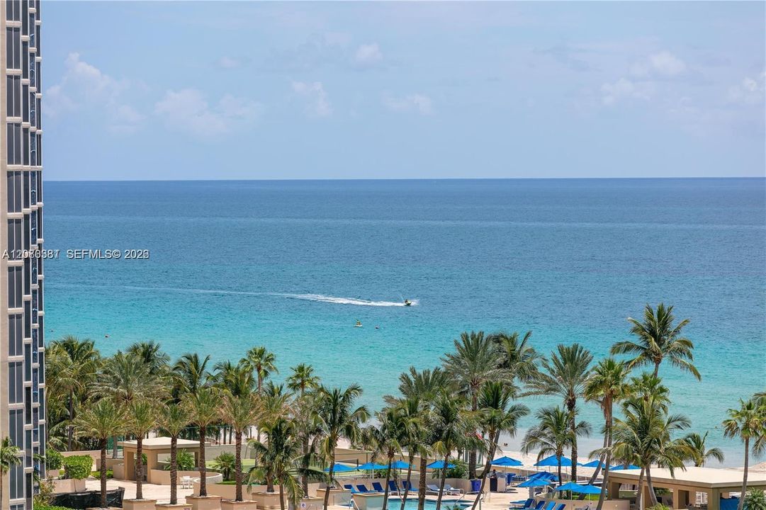 For Sale: $699,980 (2 beds, 2 baths, 1949 Square Feet)