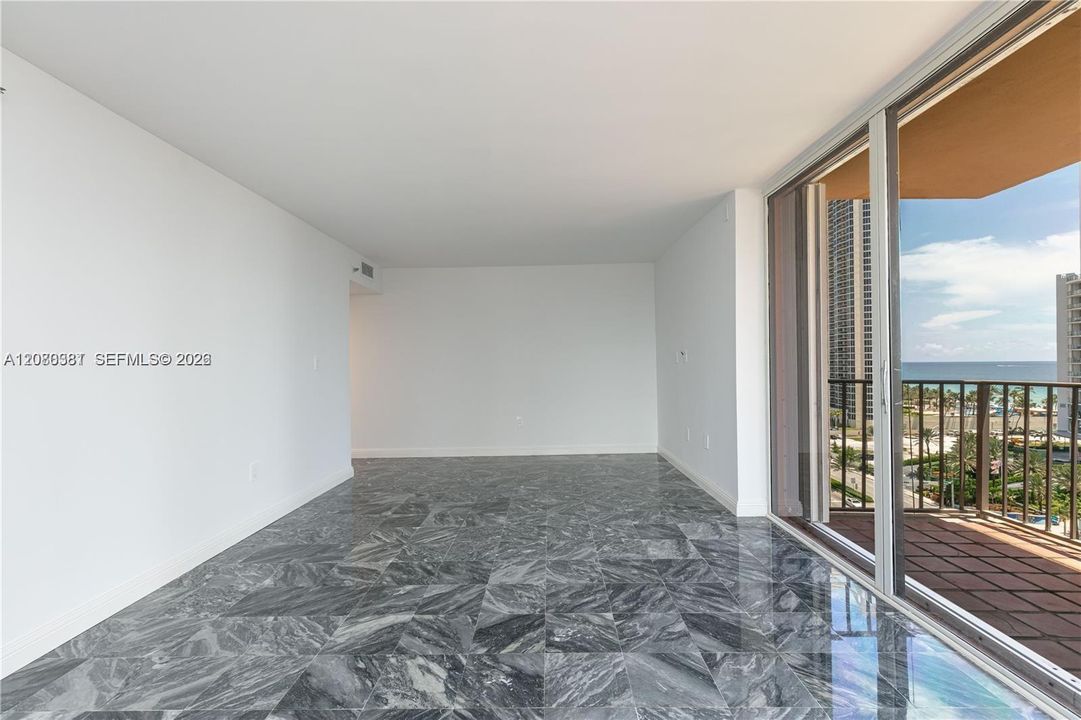 For Sale: $699,980 (2 beds, 2 baths, 1949 Square Feet)