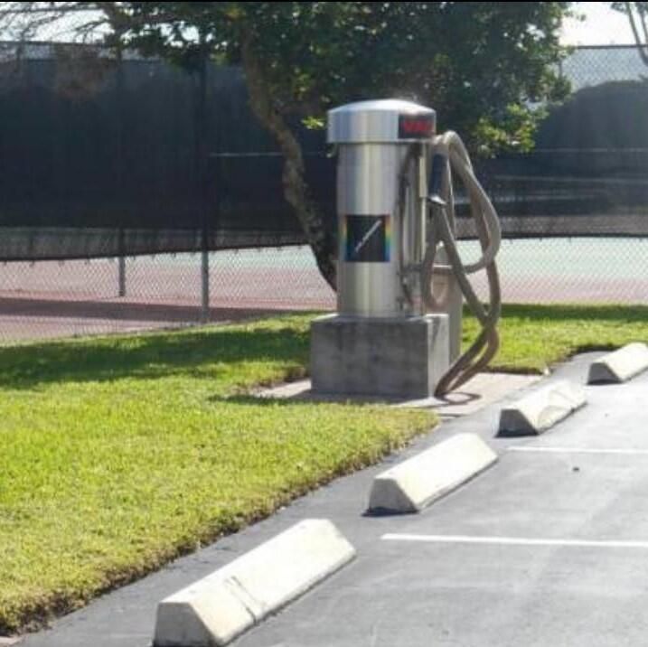 Auto service area for Tire Air and Vaccu
