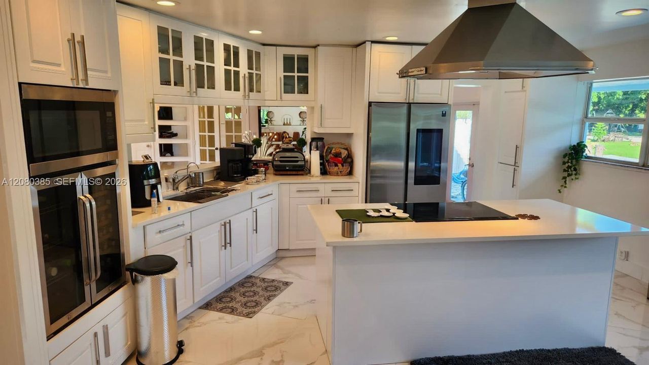 For Sale: $3,529,900 (4 beds, 4 baths, 4862 Square Feet)