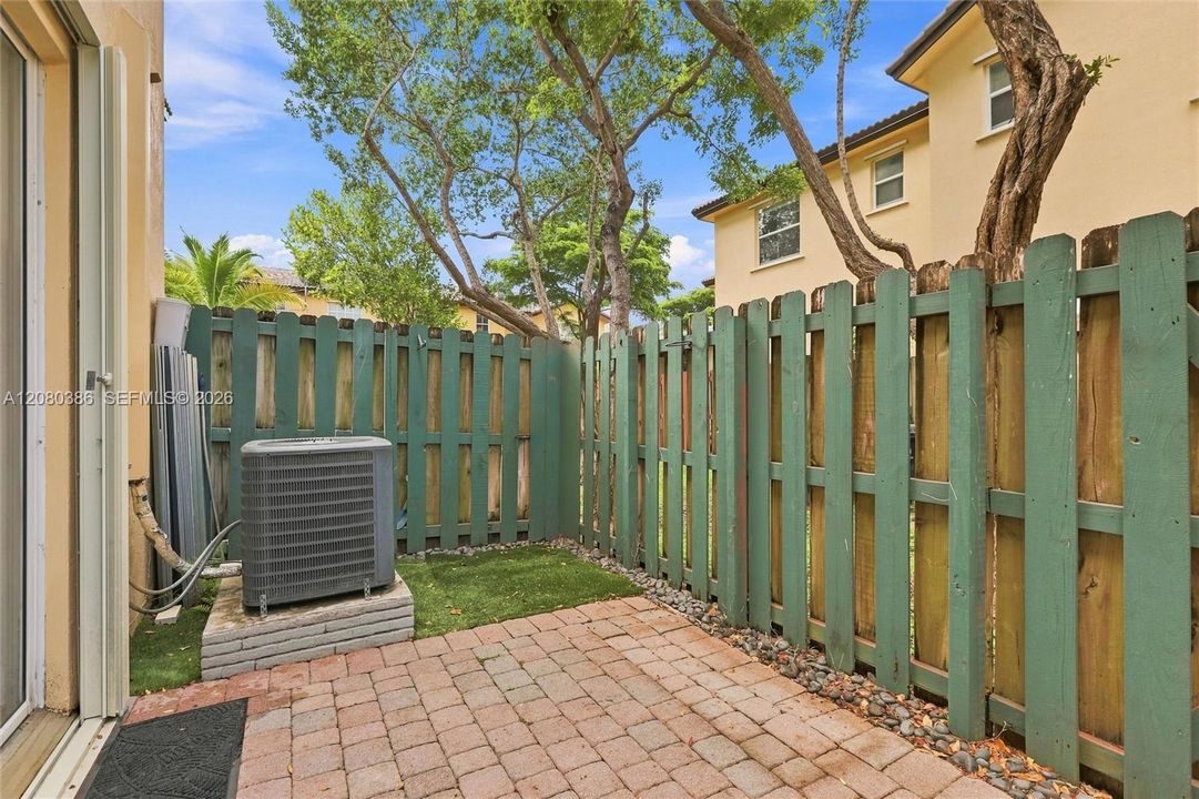 For Sale: $335,000 (3 beds, 2 baths, 1325 Square Feet)