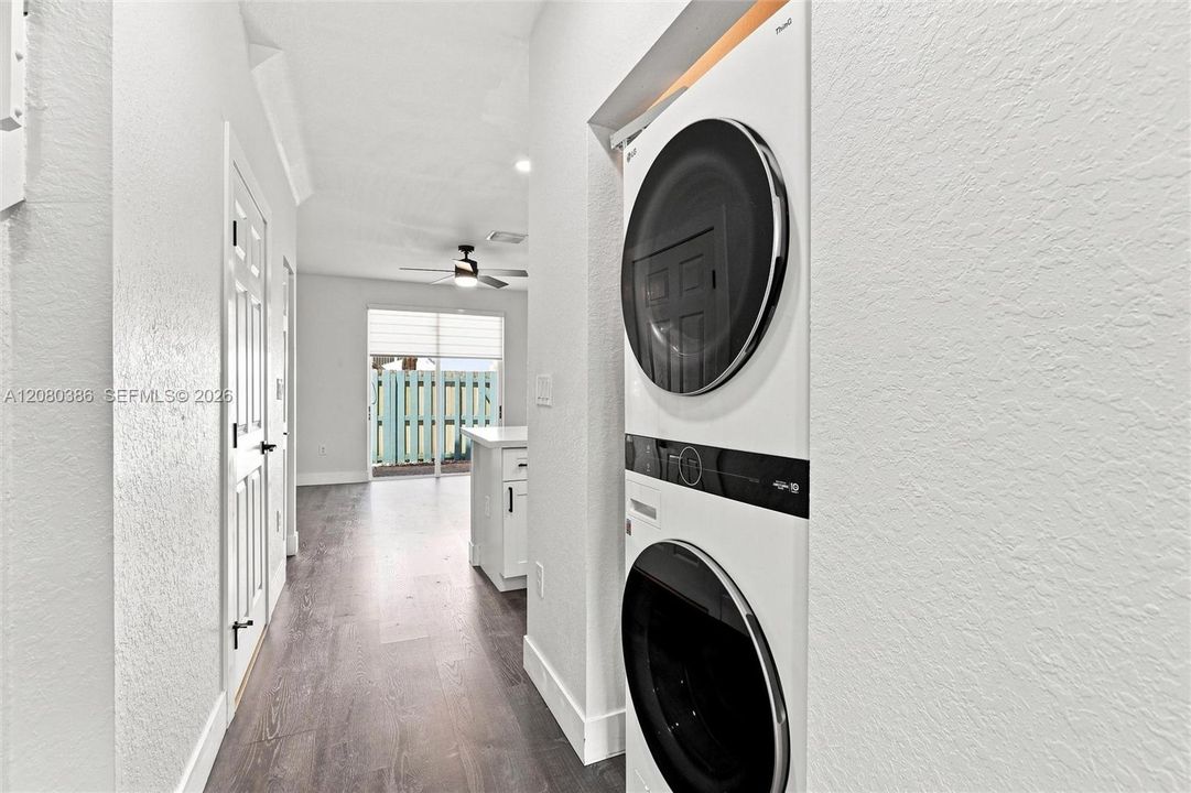For Sale: $335,000 (3 beds, 2 baths, 1325 Square Feet)
