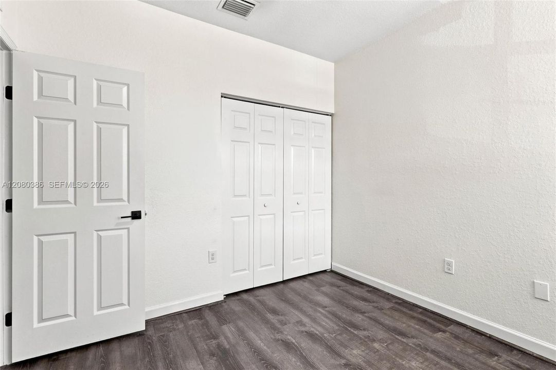 For Sale: $335,000 (3 beds, 2 baths, 1325 Square Feet)