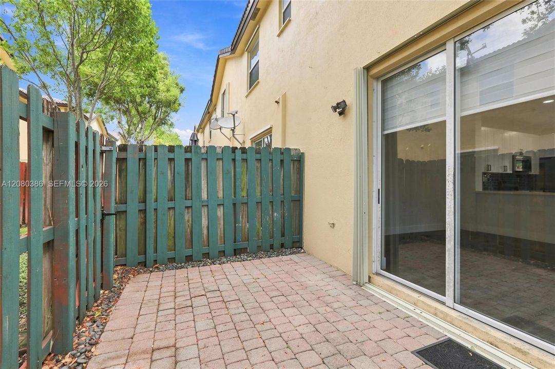 For Sale: $335,000 (3 beds, 2 baths, 1325 Square Feet)