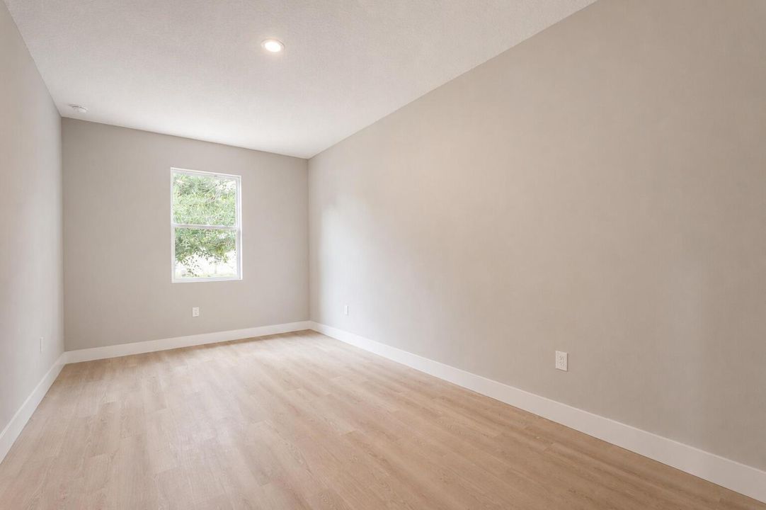 20 - Bedroom 5 - Office