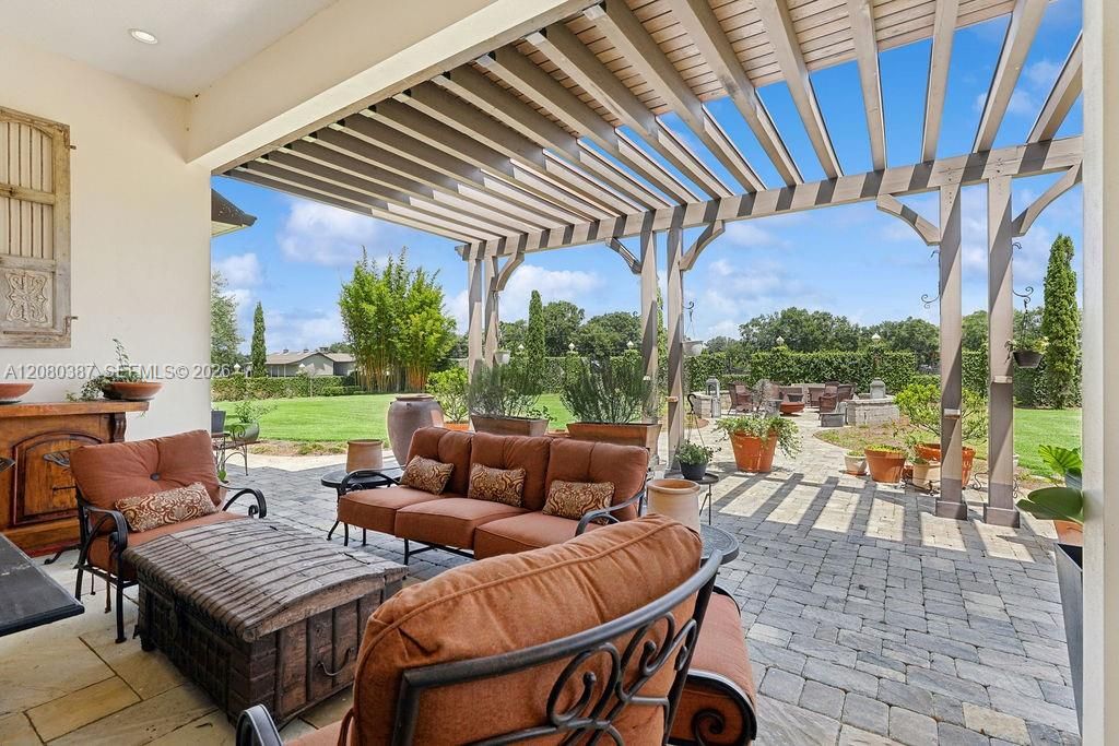 For Sale: $3,899,000 (4 beds, 4 baths, 3188 Square Feet)