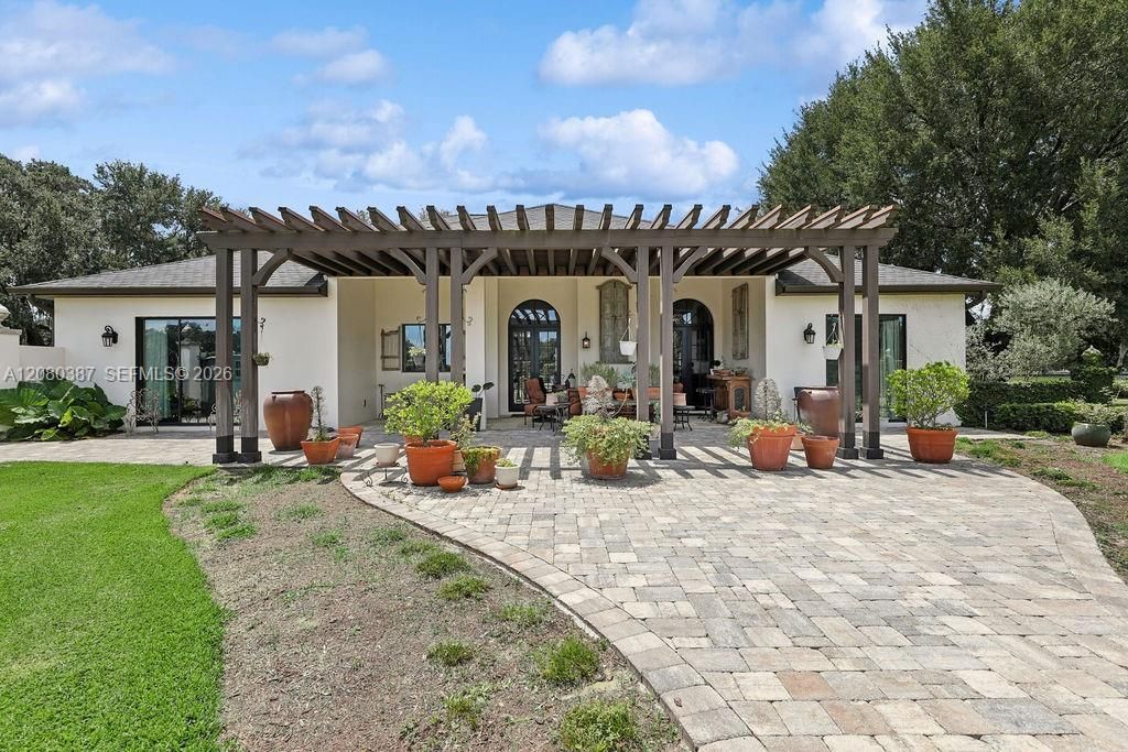 For Sale: $3,899,000 (4 beds, 4 baths, 3188 Square Feet)