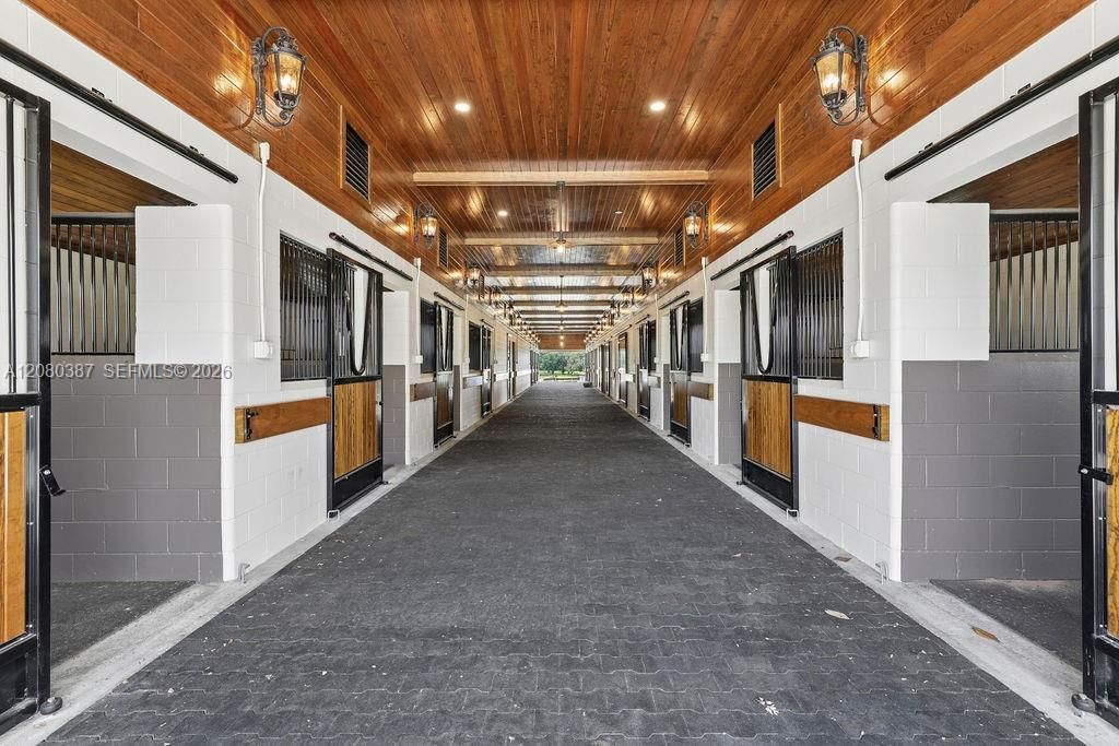 For Sale: $3,899,000 (4 beds, 4 baths, 3188 Square Feet)