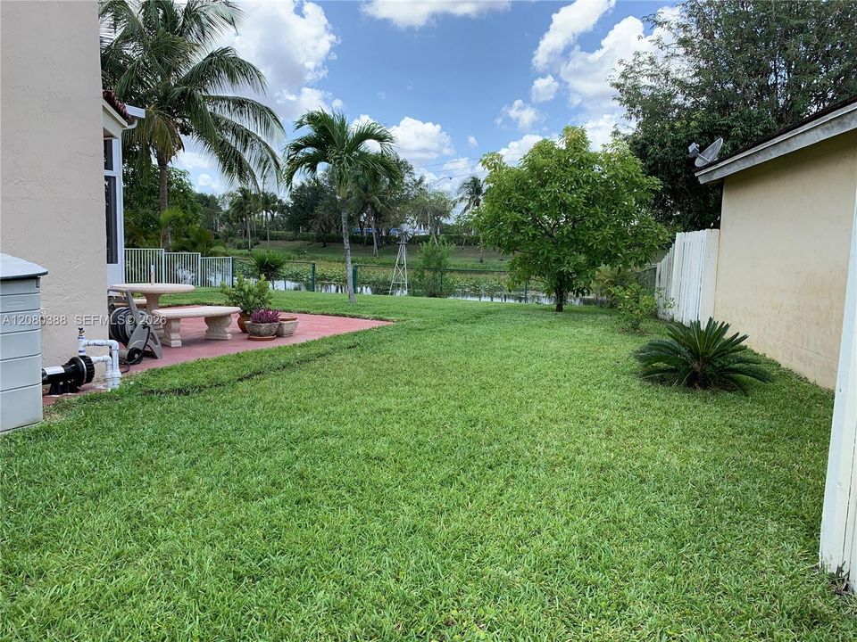 For Sale: $750,000 (4 beds, 2 baths, 2078 Square Feet)