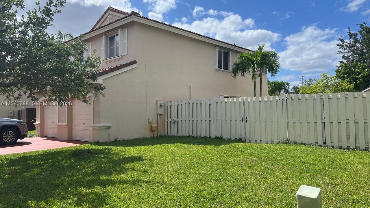 For Sale: $750,000 (4 beds, 2 baths, 2078 Square Feet)