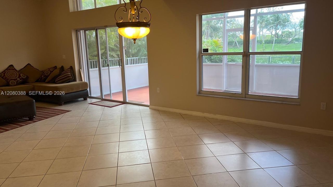 For Sale: $750,000 (4 beds, 2 baths, 2078 Square Feet)