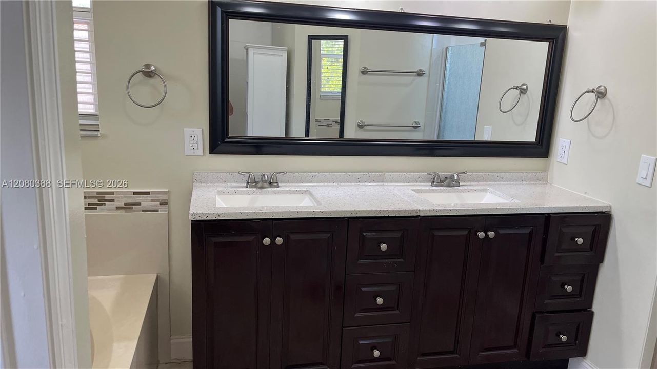For Sale: $750,000 (4 beds, 2 baths, 2078 Square Feet)