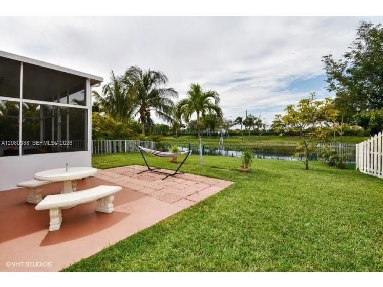For Sale: $750,000 (4 beds, 2 baths, 2078 Square Feet)