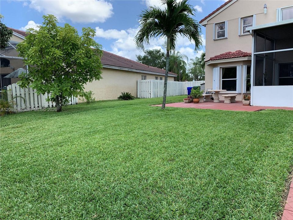 For Sale: $750,000 (4 beds, 2 baths, 2078 Square Feet)