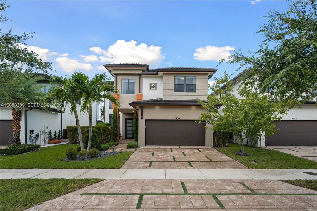 For Sale: $1,150,000 (4 beds, 3 baths, 2582 Square Feet)