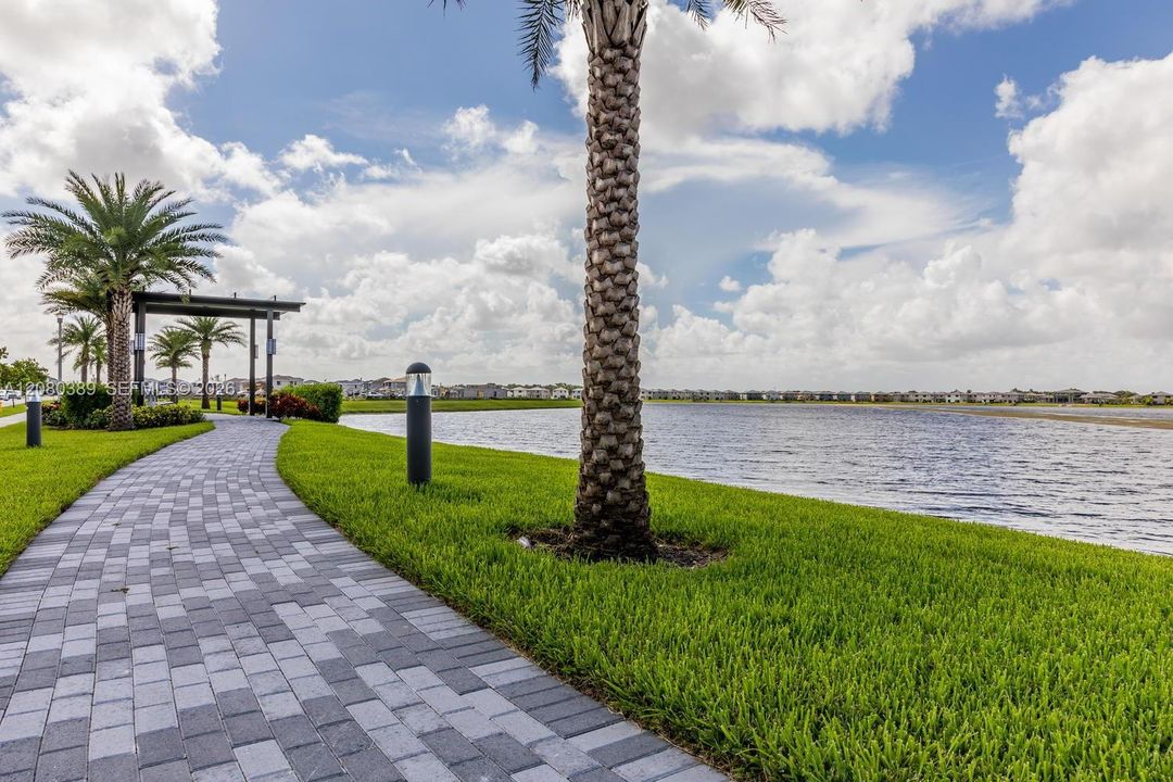 For Sale: $1,150,000 (4 beds, 3 baths, 2582 Square Feet)