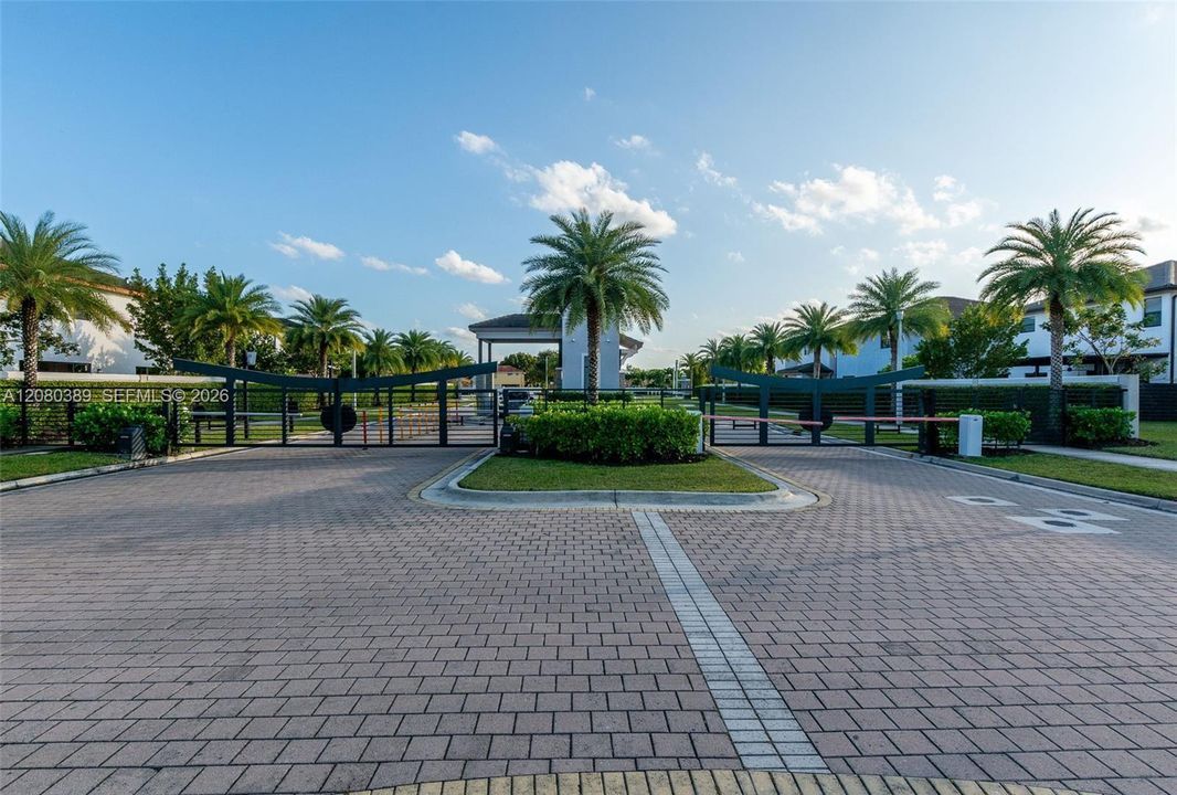 For Sale: $1,150,000 (4 beds, 3 baths, 2582 Square Feet)