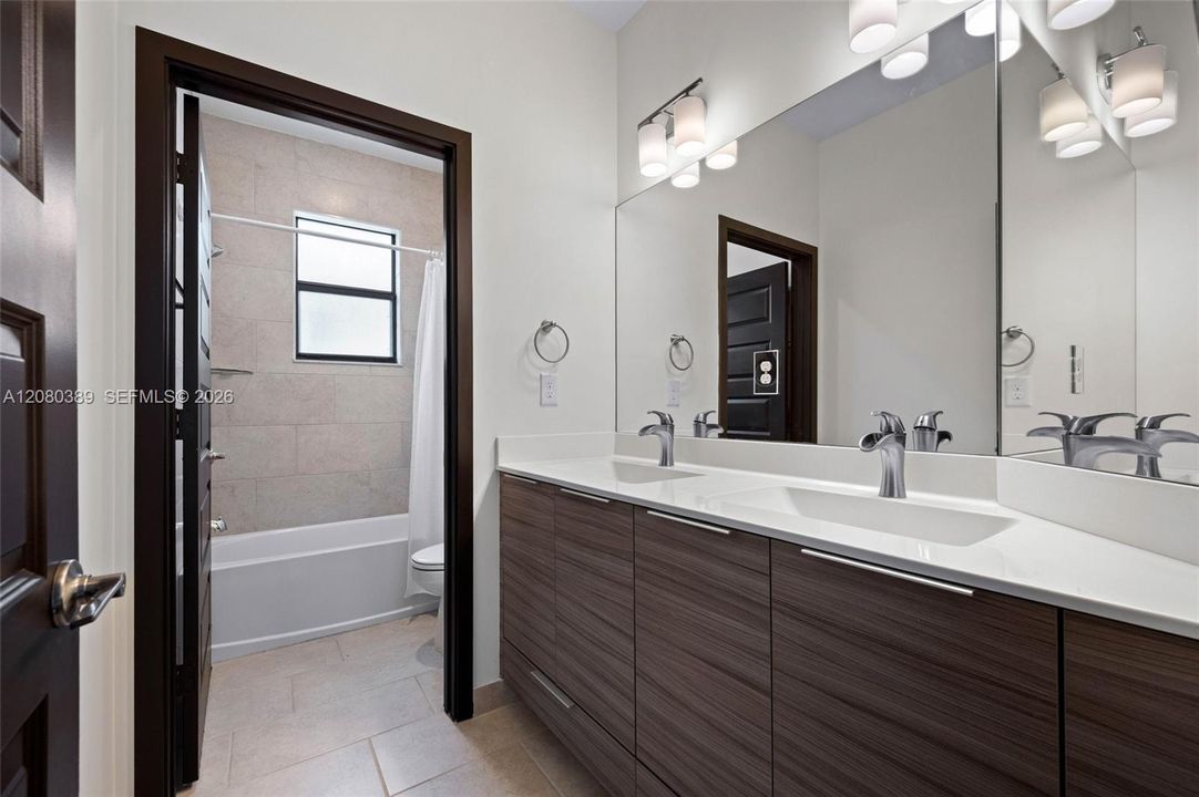 For Sale: $1,150,000 (4 beds, 3 baths, 2582 Square Feet)