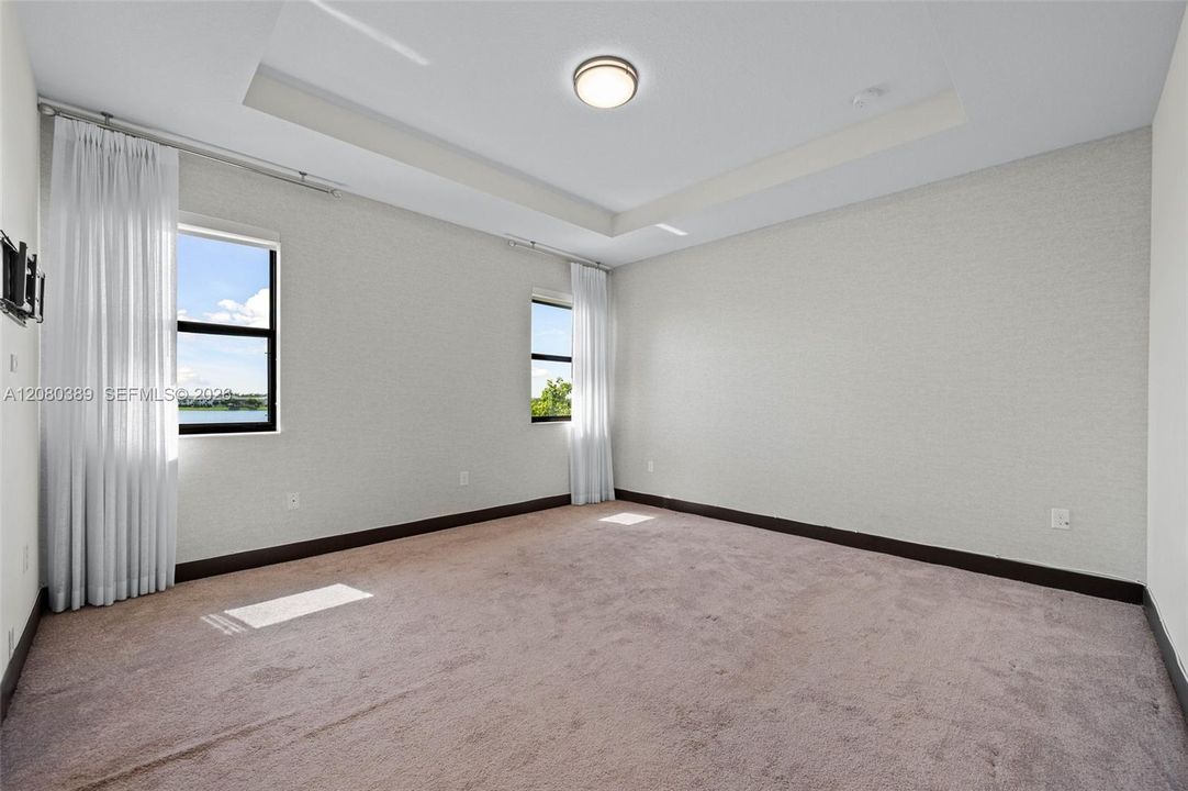 For Sale: $1,150,000 (4 beds, 3 baths, 2582 Square Feet)