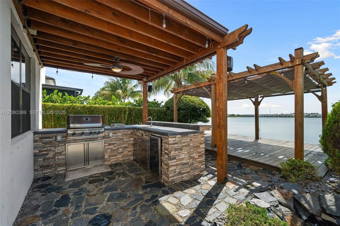 For Sale: $1,150,000 (4 beds, 3 baths, 2582 Square Feet)