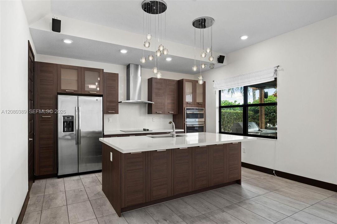For Sale: $1,150,000 (4 beds, 3 baths, 2582 Square Feet)