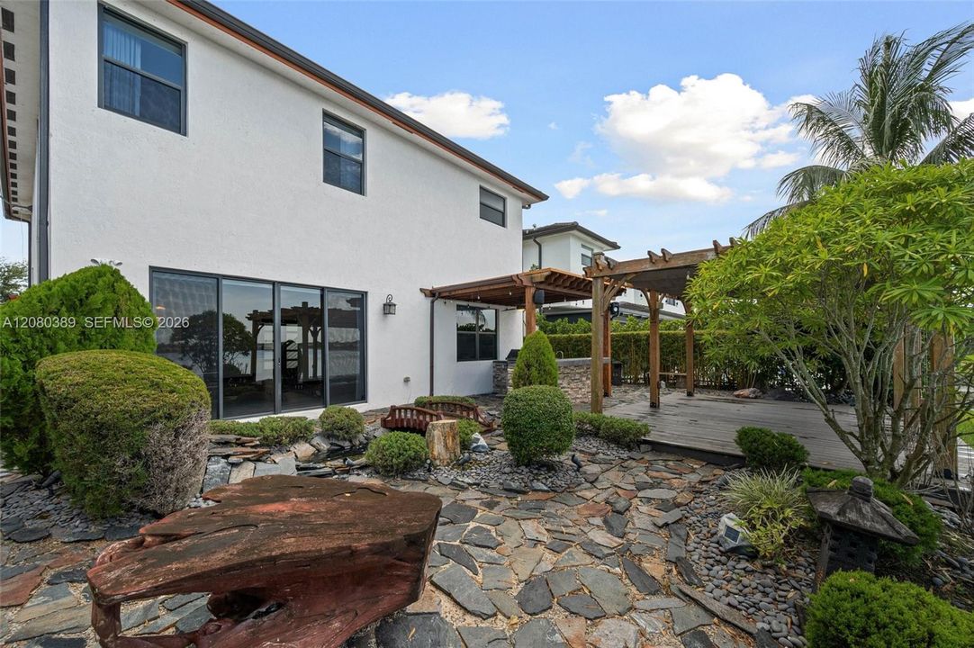 For Sale: $1,150,000 (4 beds, 3 baths, 2582 Square Feet)