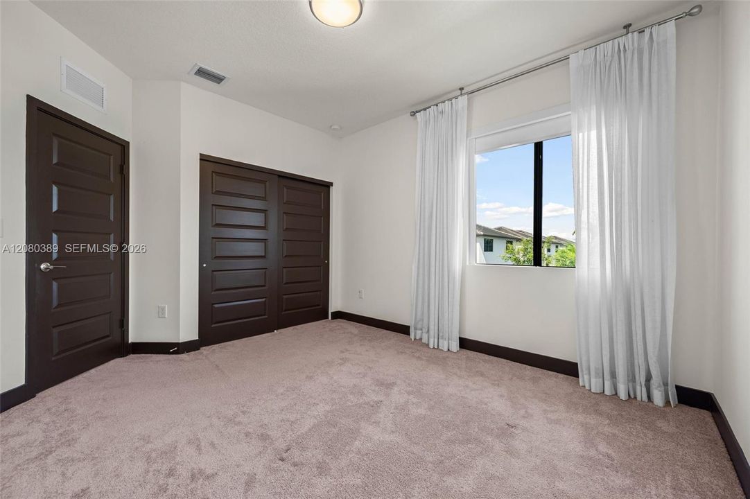 For Sale: $1,150,000 (4 beds, 3 baths, 2582 Square Feet)