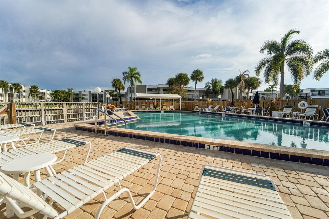 1950 Sw palm city rd 6 207-18