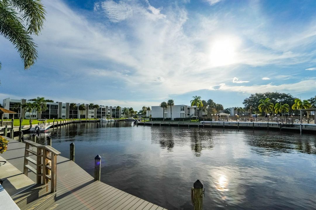 1950 Sw palm city rd 6 207-10