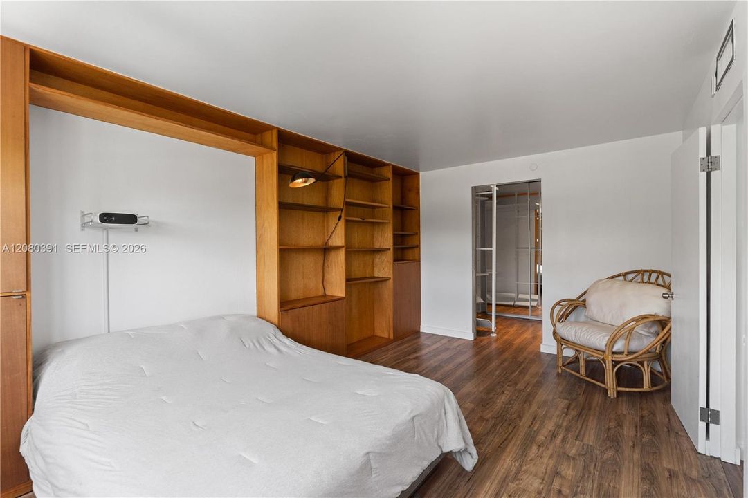 For Rent: $3,400 (1 beds, 1 baths, 830 Square Feet)