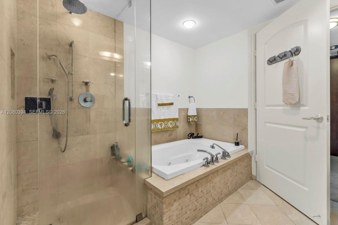For Sale: $915,000 (1 beds, 1 baths, 1465 Square Feet)