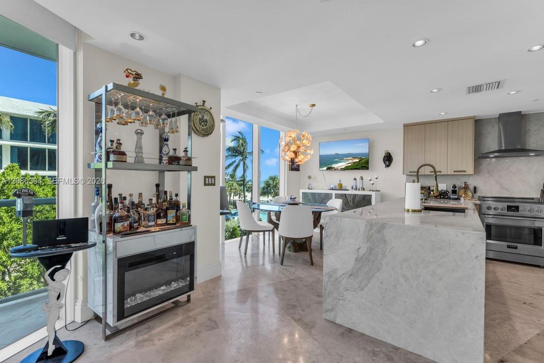 For Sale: $915,000 (1 beds, 1 baths, 1465 Square Feet)