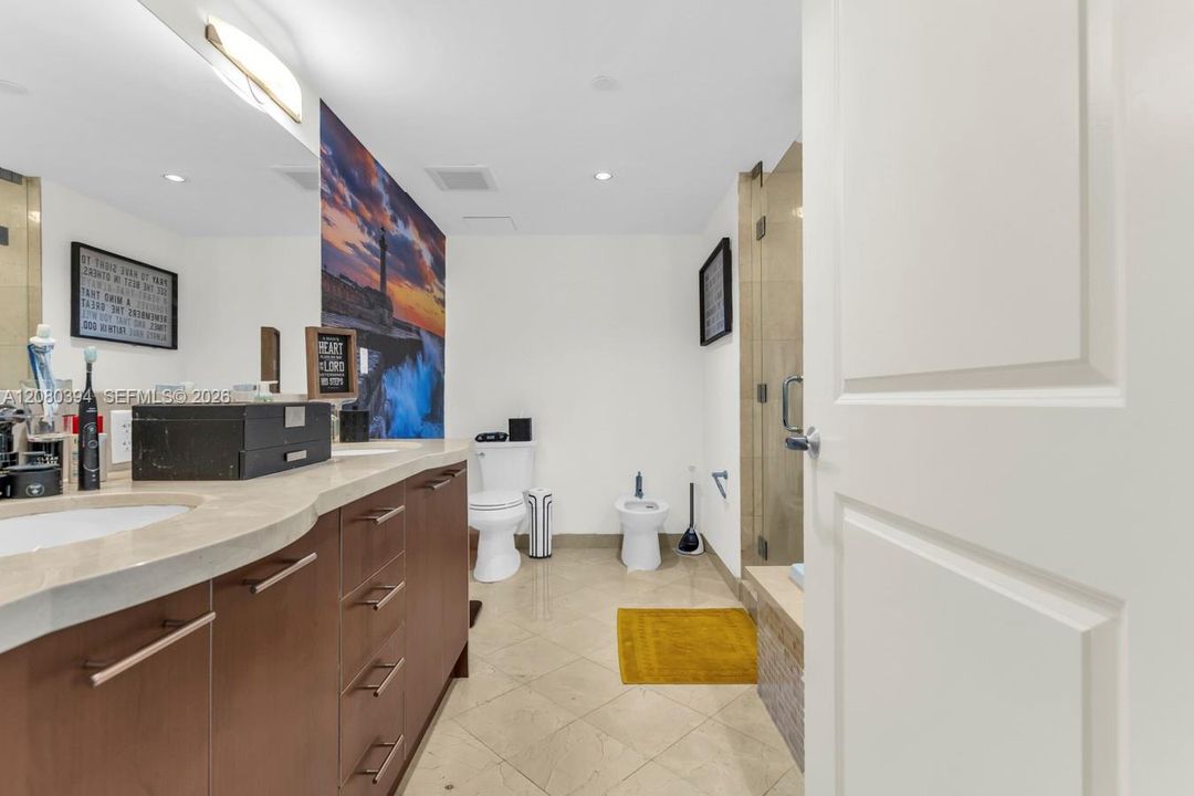 For Sale: $915,000 (1 beds, 1 baths, 1465 Square Feet)