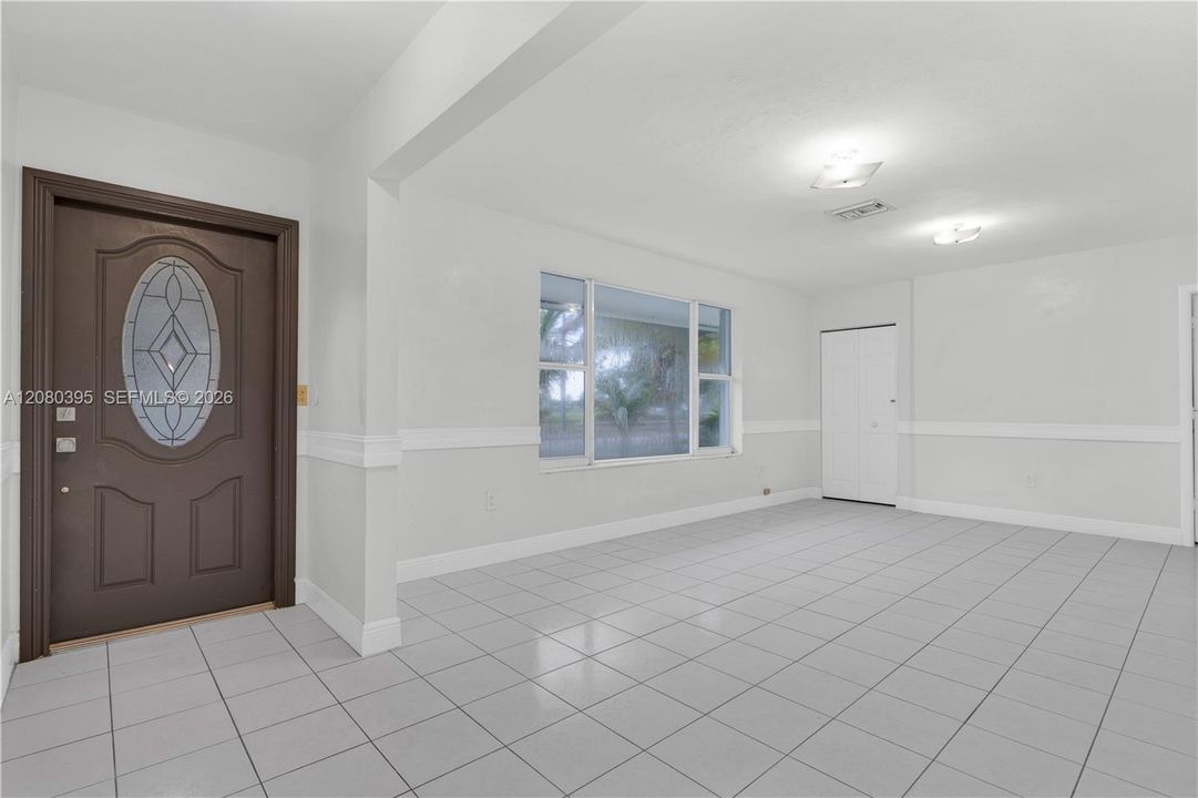 For Rent: $4,250 (4 beds, 3 baths, 1950 Square Feet)