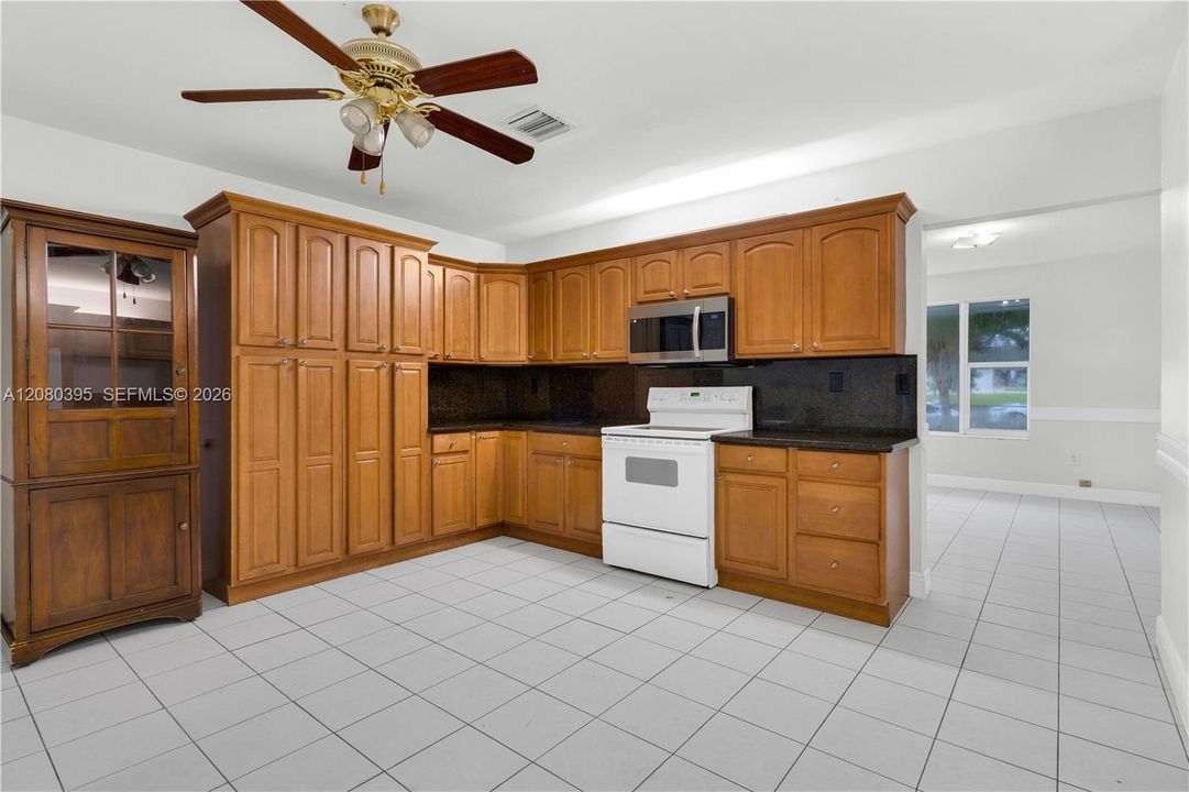 For Rent: $4,250 (4 beds, 3 baths, 1950 Square Feet)