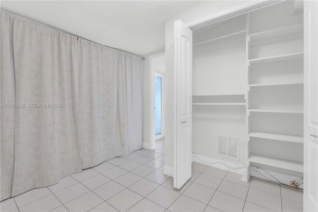 For Rent: $4,250 (4 beds, 3 baths, 1950 Square Feet)